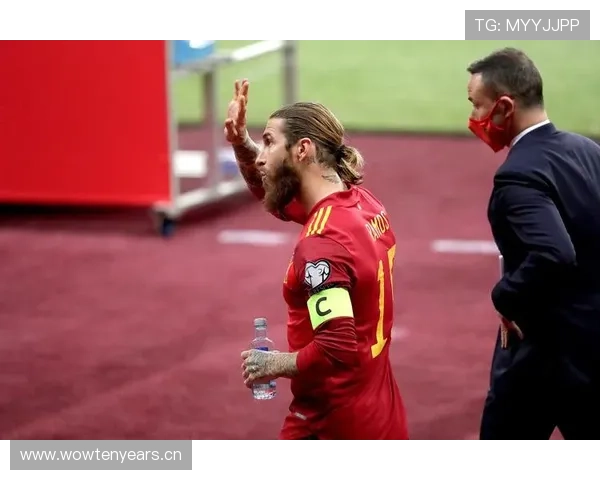 拉莫斯训练完直接去奢侈品店扫货，这自律和消费欲也太分裂了